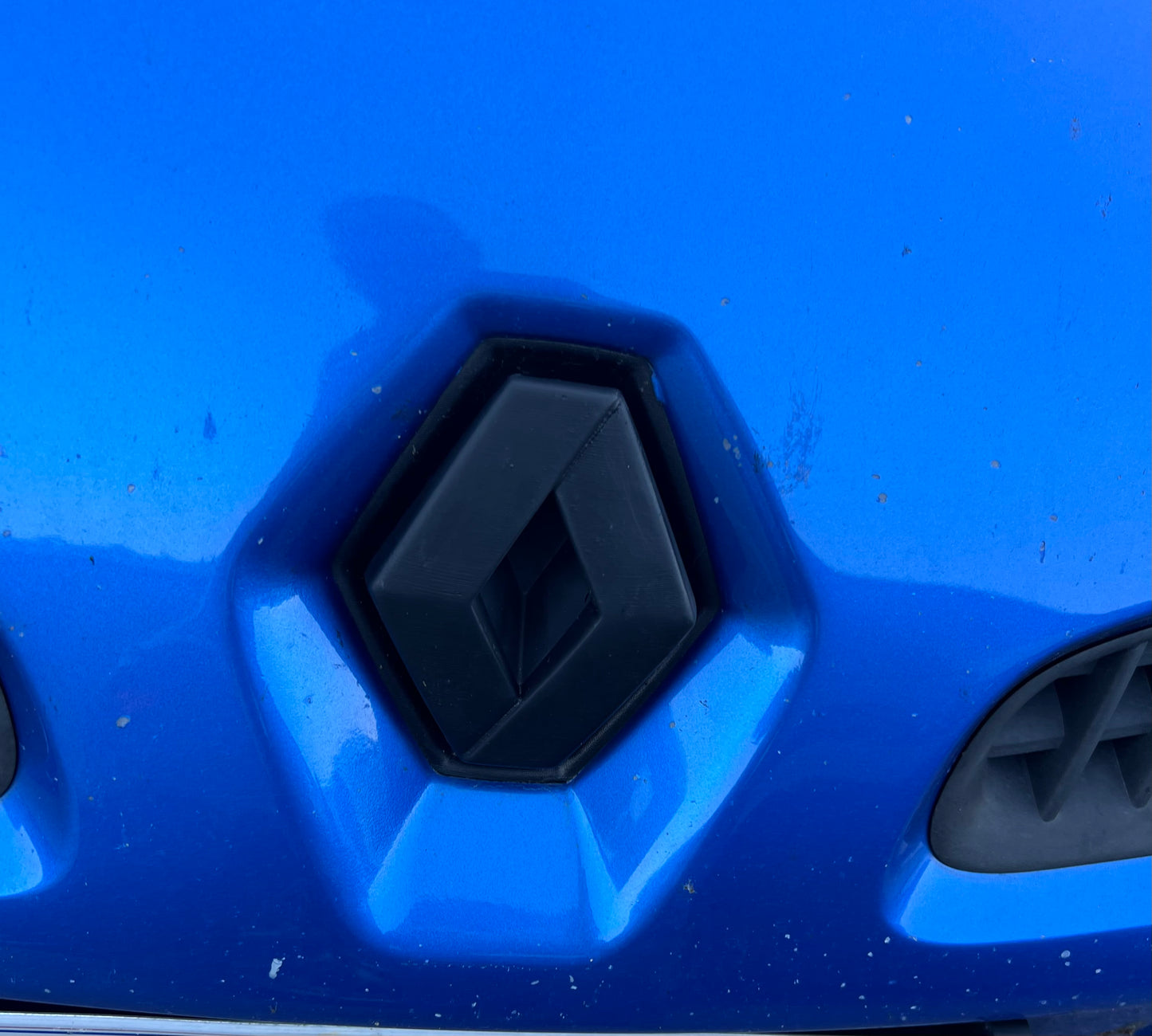 3d printed substitute Renault Clio III sign